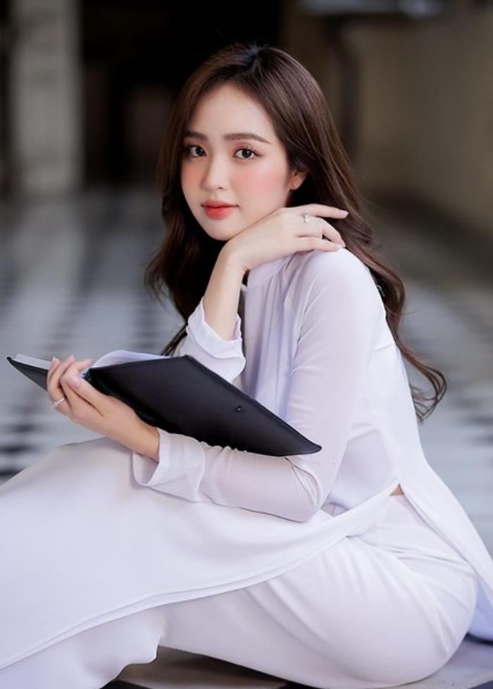 Sumire Store nổi tiếng với nhiều thiết kế trang phục đẹp