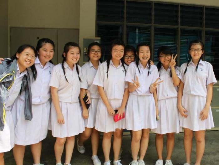 Mẫu trang phục học sinh nữ tại đất nước Philippines