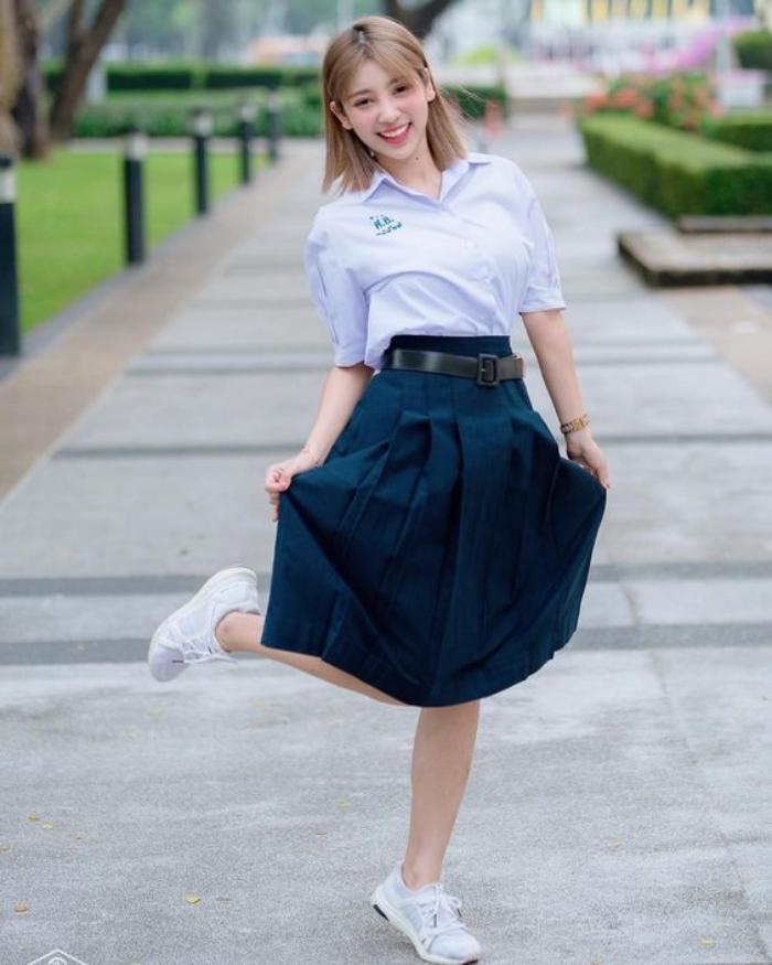 Đồng phục học sinh Thái Lan duyên dáng, nữ tính