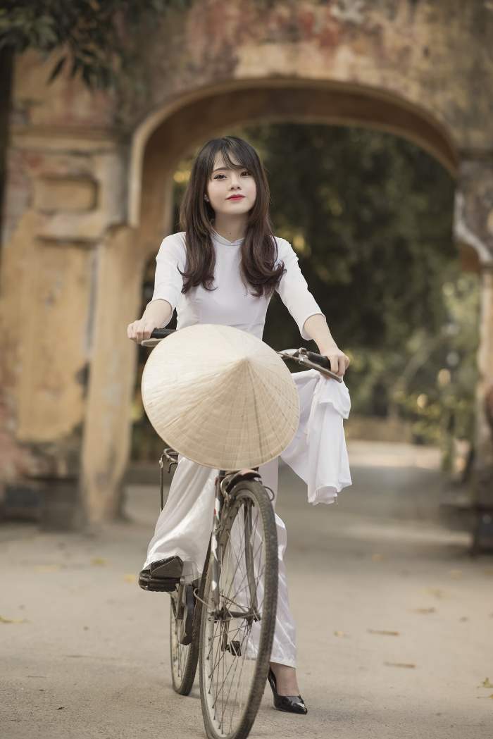 Mẫu giày cao gót bịt mũi màu đen đẹp