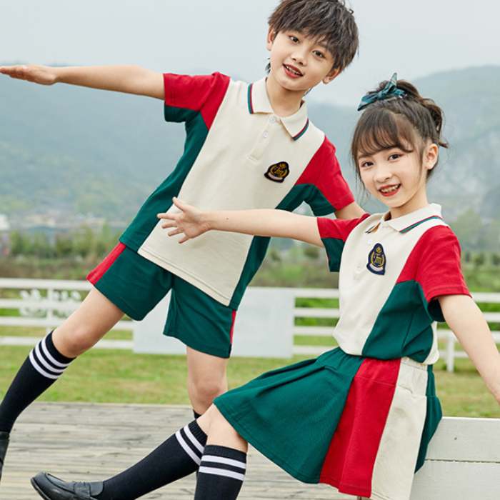 Mẫu trang phục sử dụng chất liệu vải cotton thoáng mát, bề mặt mềm mịn