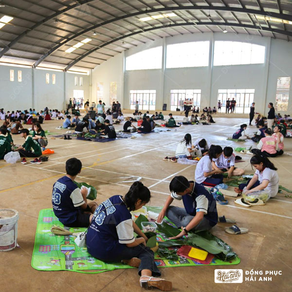 Hội thi gói bánh chưng