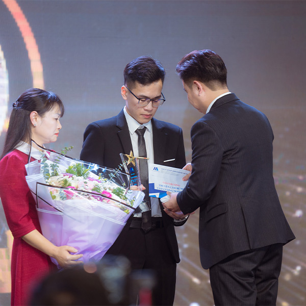 Tri ân những tấm gương vượt khó