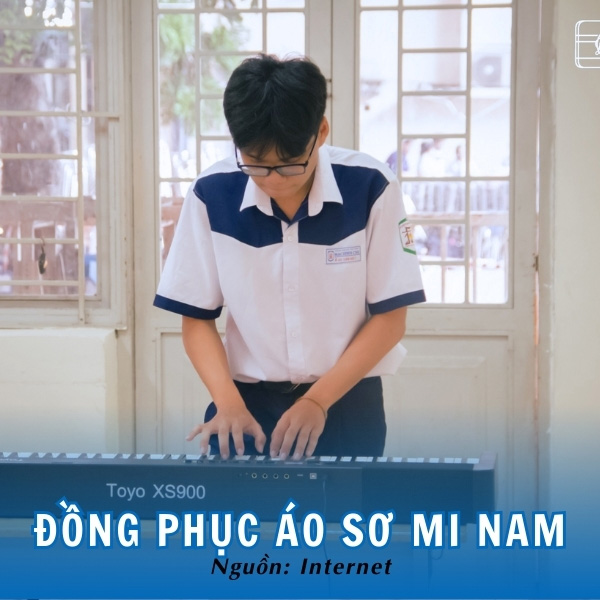 Nam sinh thanh lịch trong áo sơ mi đồng phục trắng Mạc Đĩnh Chi
