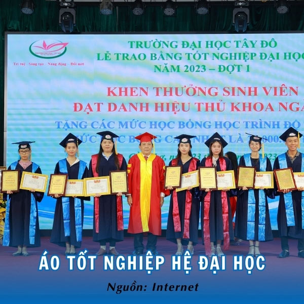 Lễ phục tốt nghiệp hệ đại học của sinh viên Trường SPKT duyên dáng và trẻ trung