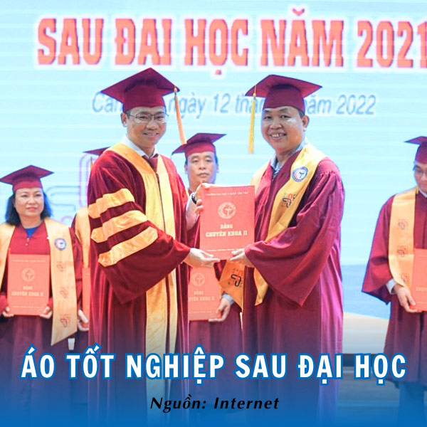Áo tốt nghiệp sau đại học đỏ rực trang trọng, đẹp mắt