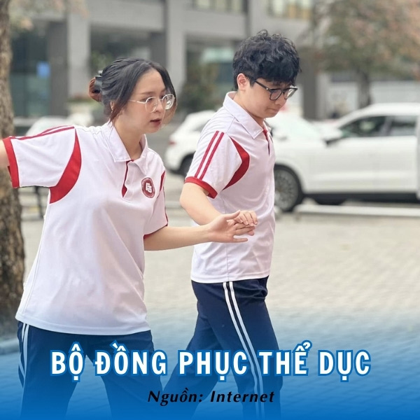 Bộ đồng phục thể dục FTU màu đỏ trắng khoe trọn nét đẹp tươi trẻ