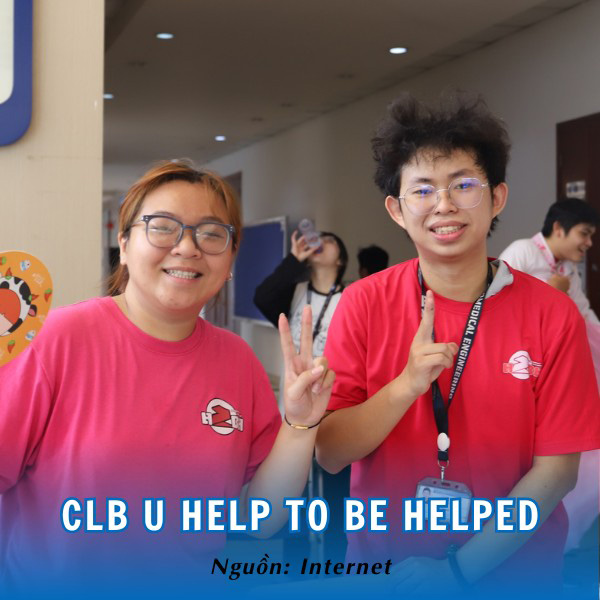 Áo phông đỏ nổi bật CLB U Help To Be Helped