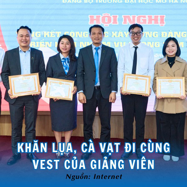 Phụ kiện kèm vest của giảng viên HOU 