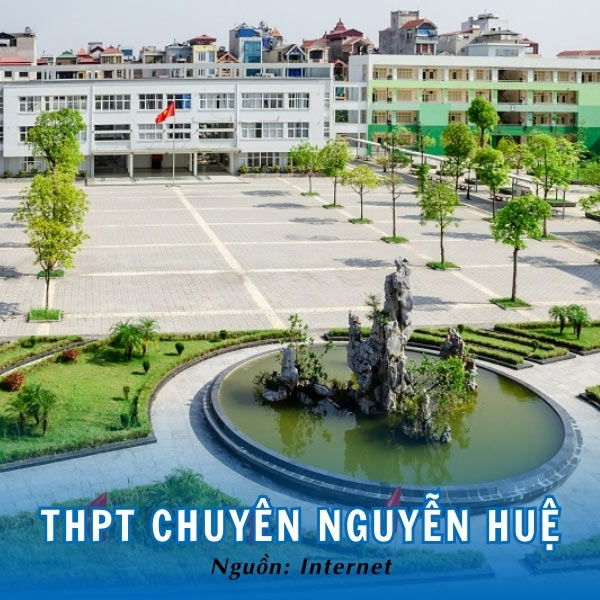 Khuôn viên THPT chuyên Nguyễn Huệ