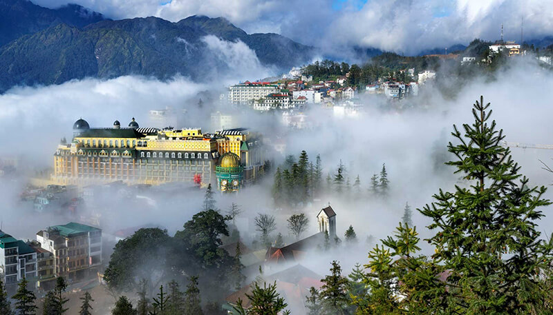 Sapa ẩn hiện trong sương sớm