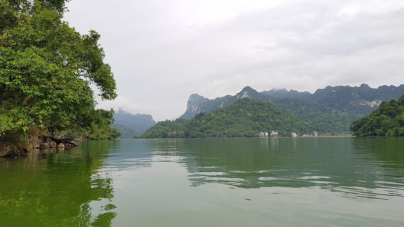 Hồ Ba Bể