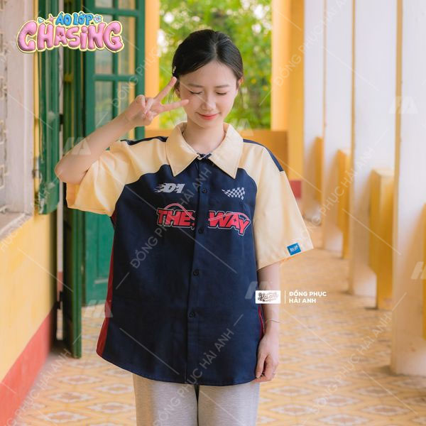 Mẫu Áo Lớp Sơ Mi Oversize Chasing Màu Xanh Đen Phối Kem Cheese - ảnh 3