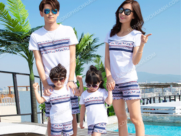 Mẫu áo đồng phục gia đình kẻ ngang màu trắng