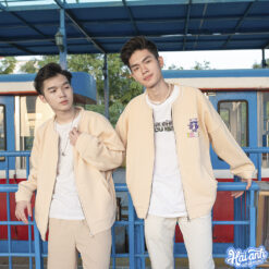 Mẫu Áo Khoác Nỉ Bomber Màu Kem Sữa