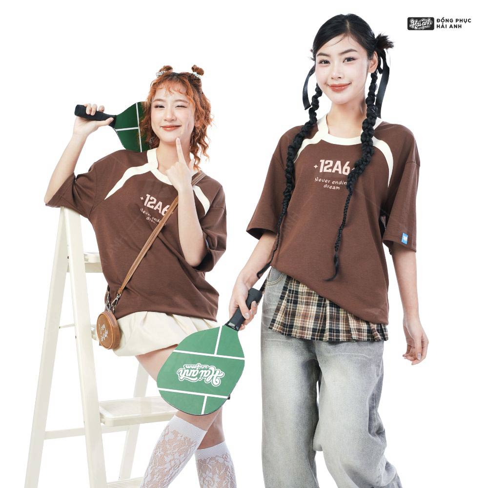 Mẫu Áo Lớp Cổ Tròn Oversize Starlight Màu Nâu Choco