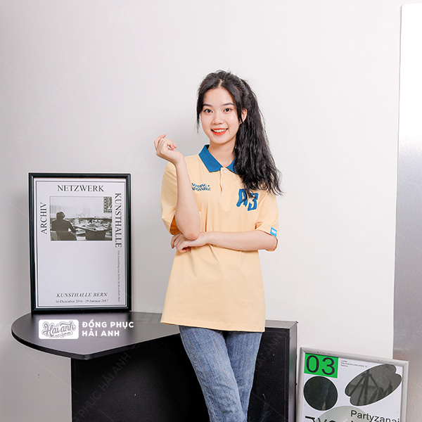 Basic, năng động cùng quần jean và áo lớp polo Good Vibes có cổ