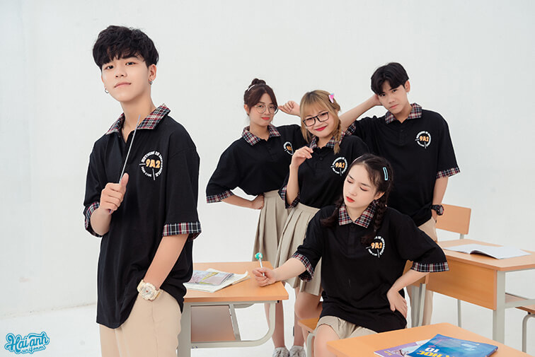 Mẫu áo lớp Poka màu đen cổ Choco 9A2