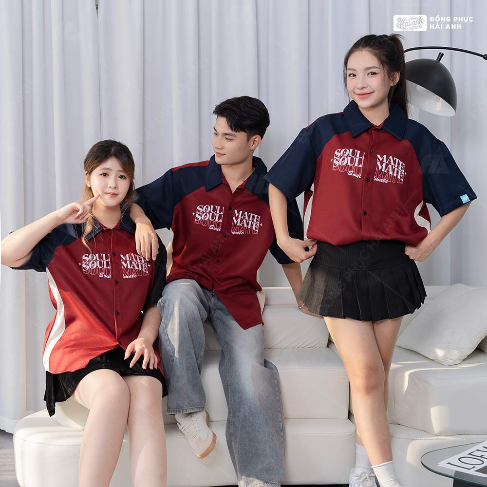 Dòng chữ “SOULMATE” là điểm nhấn độc đáo của áo đồng phục