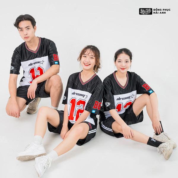 Sporty màu đen phối trắng - Mẫu áo lớp mang xu hướng thể thao cá tính