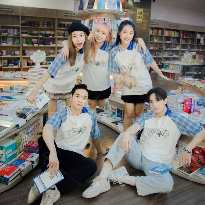 Mẫu áo lớp Young+ được thiết kế phong cách trẻ trung