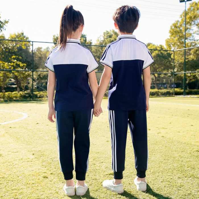 Chất liệu vải cotton thoáng mát được nhiều trường học sử dụng