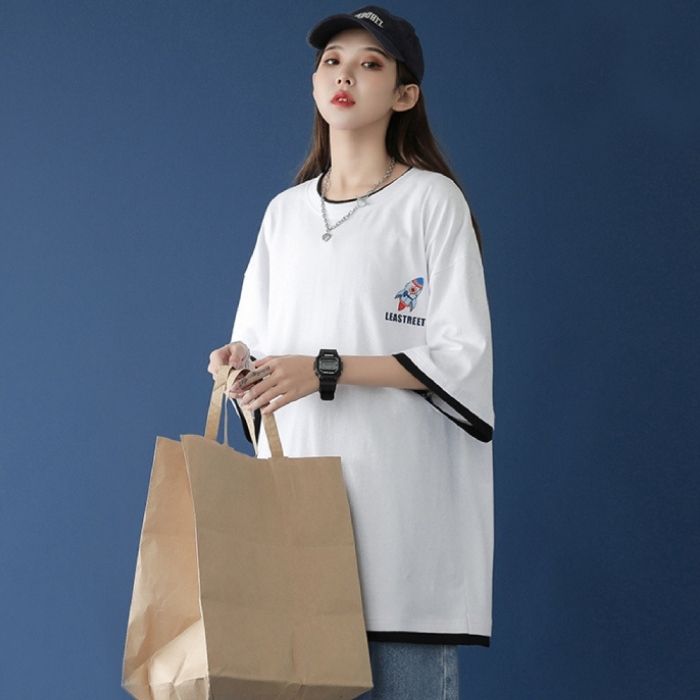 Áo thun hình tàu vũ trụ thiết kế tinh tế, màu sắc nổi bật, hình in độc lạ
