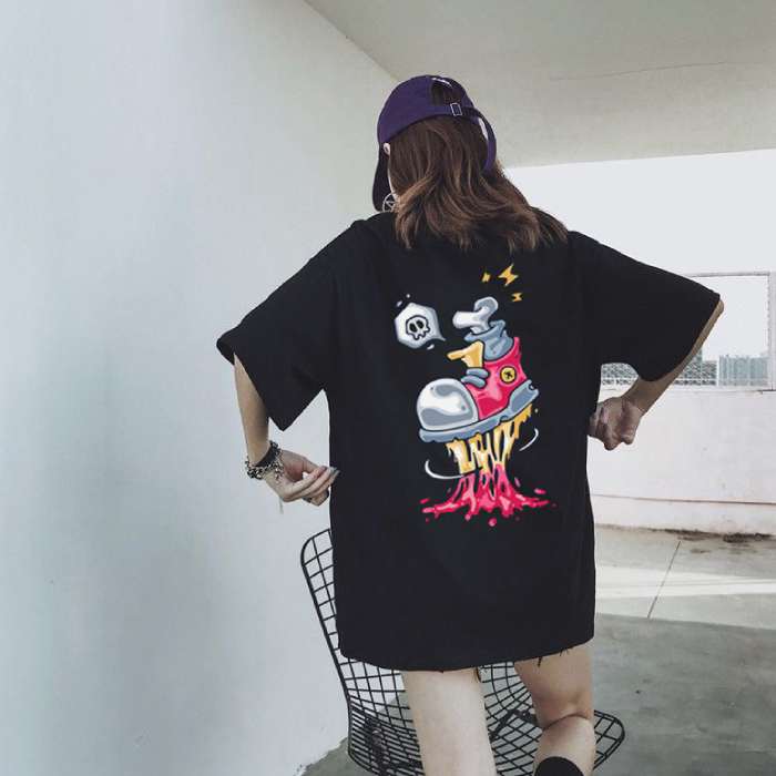 Phối áo thun cùng quần short tạo phong cách thời trang hiện đại