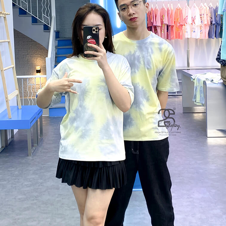Cận cảnh áo thun tie dye vàng giá sỉ chỉ 49K