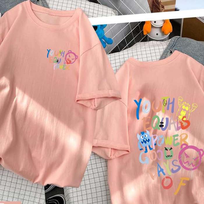 Mẫu áo dễ phối cùng nhiều phụ kiện khác giúp set đồ thêm nổi bật