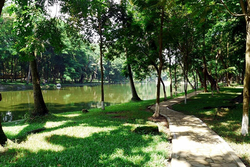 Công viên Bách Thảo là điểm du lịch yêu thích của nhiều gia đình, bạn trẻ