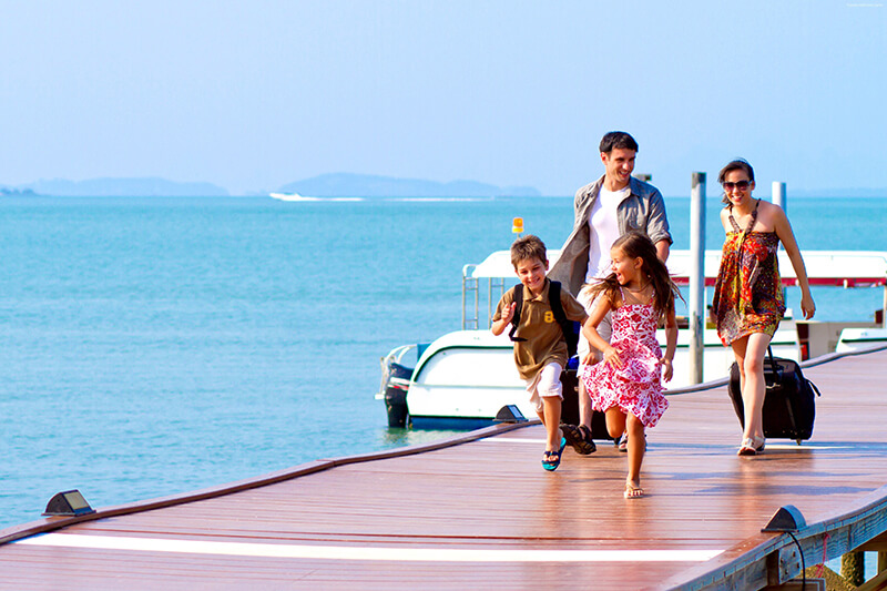 Đặt tour đi du lịch là lựa chọn của nhiều gia đình, cá nhân