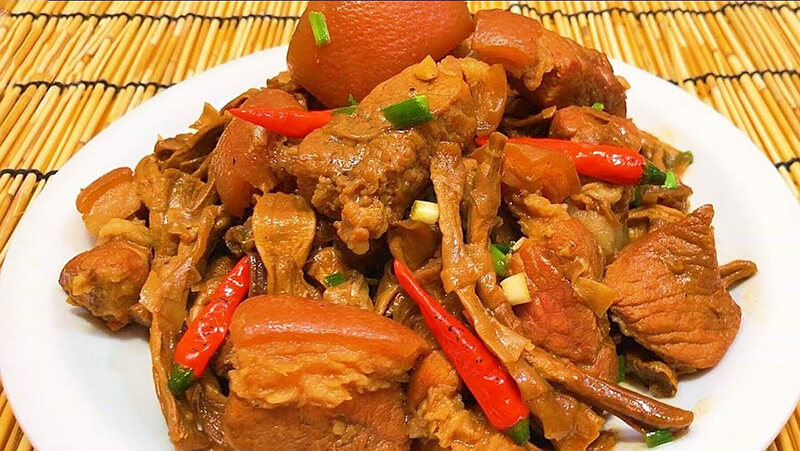 Các món ăn ngon cho học sinh, sinh viên không thể thiếu măng kho thịt