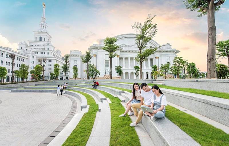 Diện tích rộng 23 ha tạo điều kiện cho sinh viên có đầy đủ không gian học tập và phát triển tốt nhất