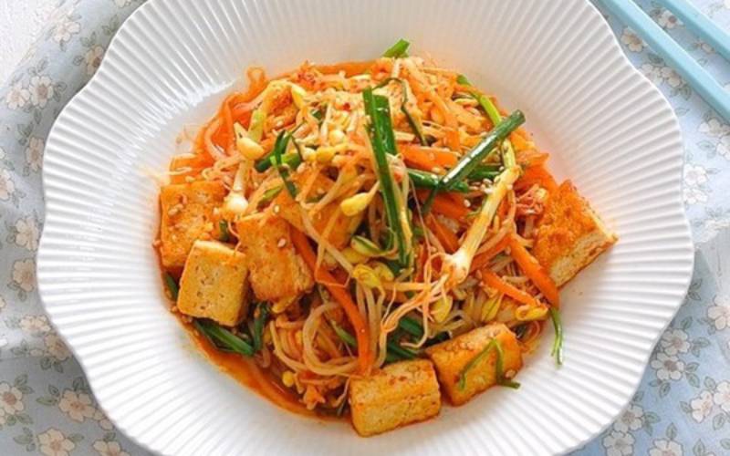Đậu phụ xào giá đỗ món ăn ngon, đơn giản cho những ngày ở nhà nghỉ dịch