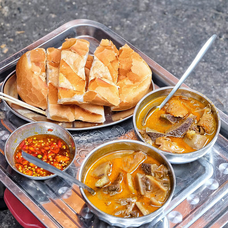 Phá lấu bò cô Thảo - món ăn vặt dân giã vô cùng ngon miệng của người dân Sài Thành
