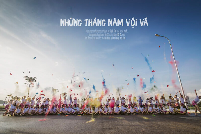 Bờ sông Quận 2 có không gian rộng rãi giúp bạn dễ dàng thực hiện bộ ảnh kỷ yếu của mình.