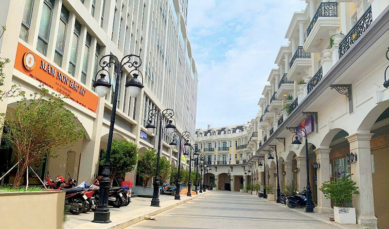 Chung cư Pegasuite – Địa điểm chụp ảnh kỷ yếu đẹp phong cách châu Âu ở quận 8, TPHCM.