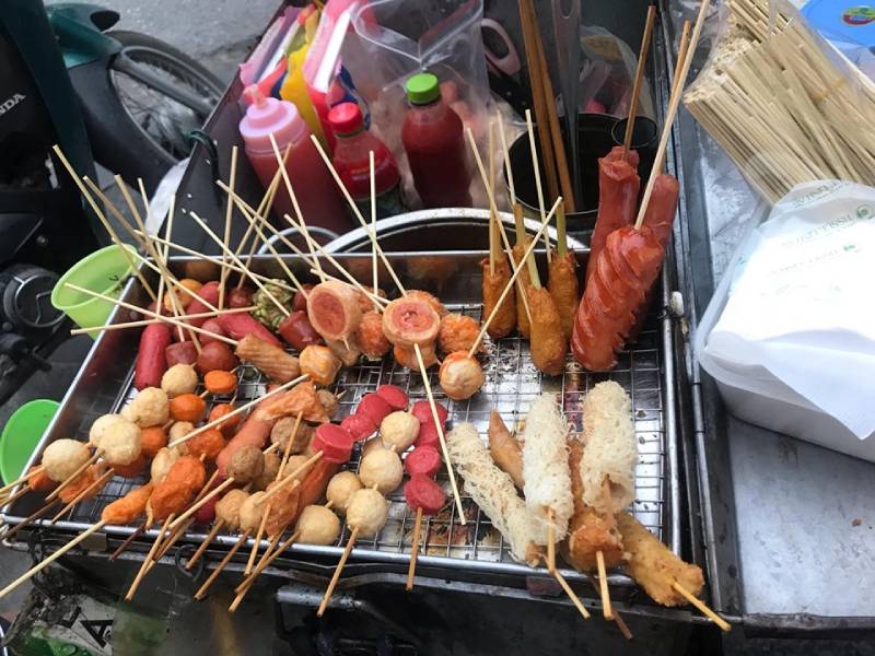 Xiên ăn vặt đồ ăn vặt cổng trường NGON RẺ nhất Bách Khoa