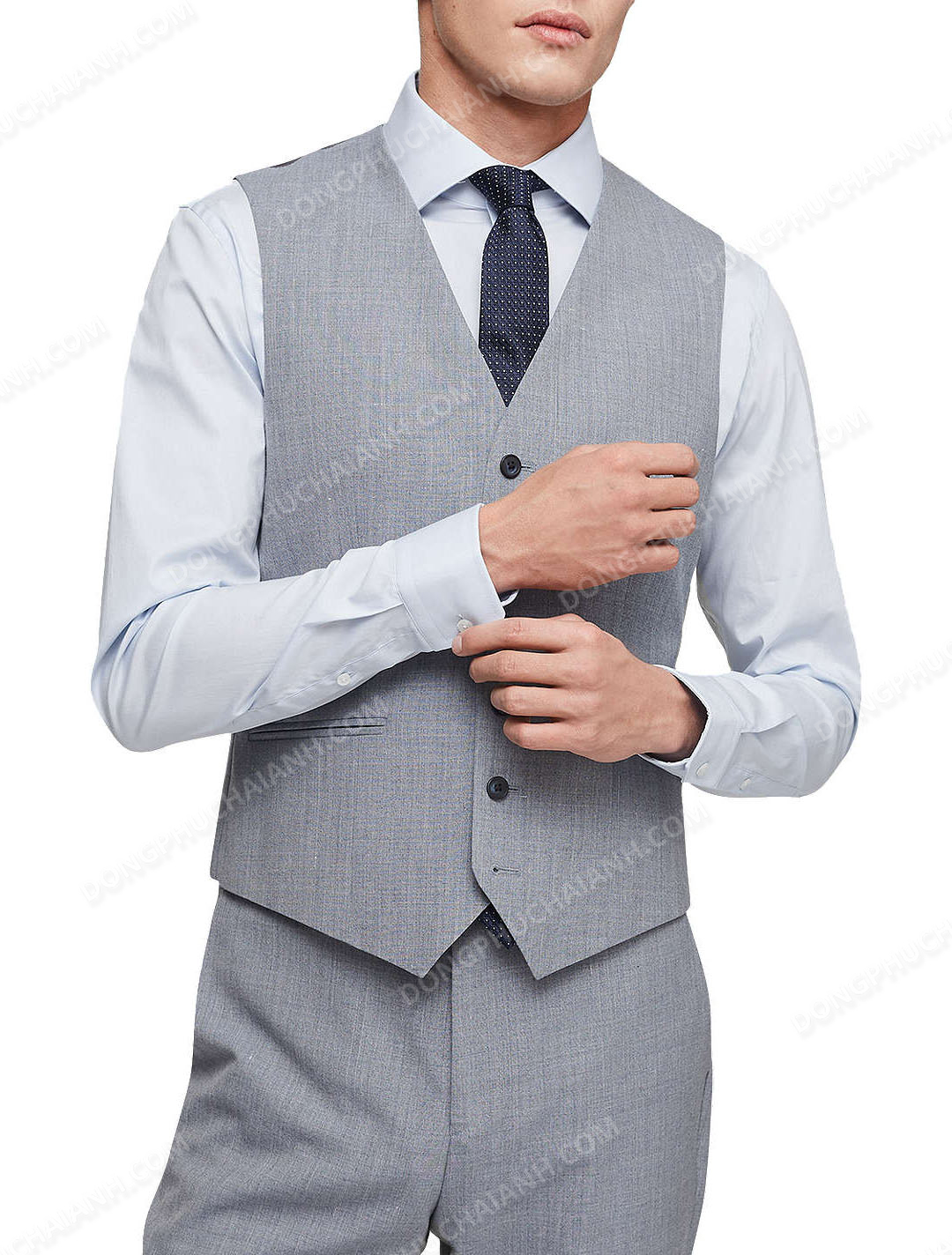 Một chút tinh tế, một chút năng động, một chút sang trọng và một chút lịch lãm. Nó chính là chiếc áo gile nam công sở, trang phục đại diện cho hình ảnh một quý ông.