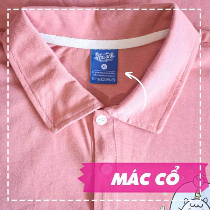 Mác cổ áo màu xanh dương có in tên thương hiệu