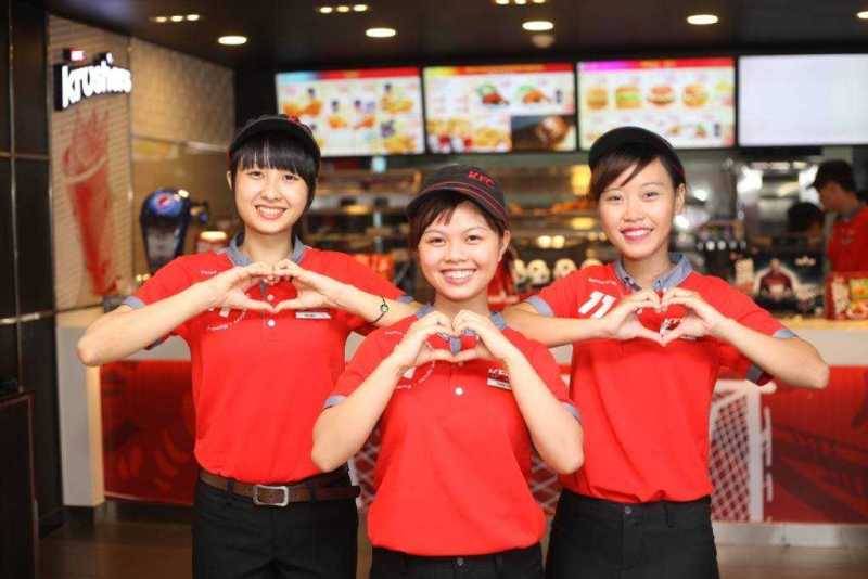 Đồng phục KFC dễ dàng nhận biết