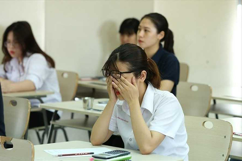 Sự cạnh tranh trong học tập tạo, điểm số tạo áp lực cho các bạn học sinh