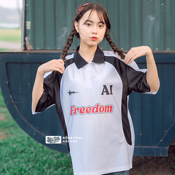 Hình in logo áo lớp cần hài hòa, thuận mắt