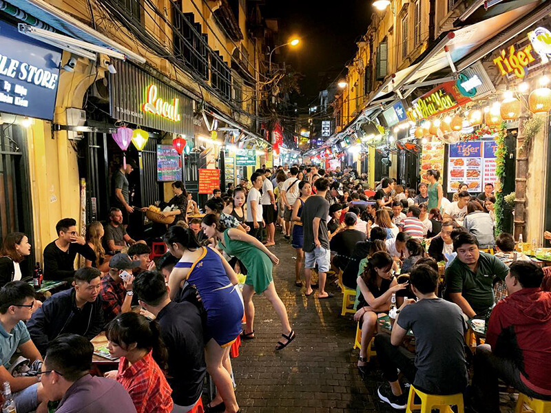 Khu phố bia Tạ Hiện