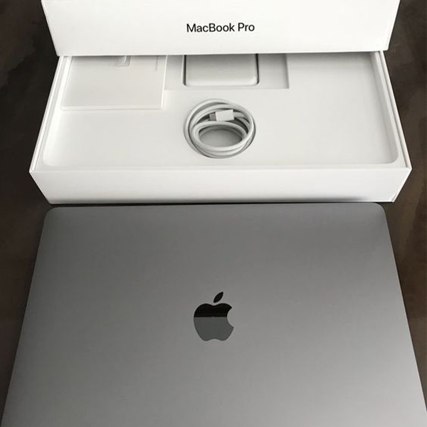 Macbook laptop cho sinh viên kinh tế