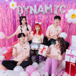 Mẫu Áo Lớp Dynamic Màu Hồng Pastel