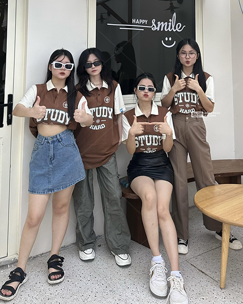 Mẫu Áo Lớp Joyful Có Cổ Màu Nâu Choco - ảnh 9