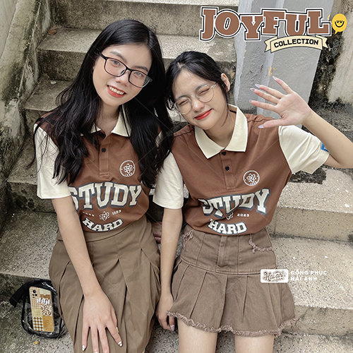 Mẫu Áo Lớp Joyful Có Cổ Màu Nâu Choco