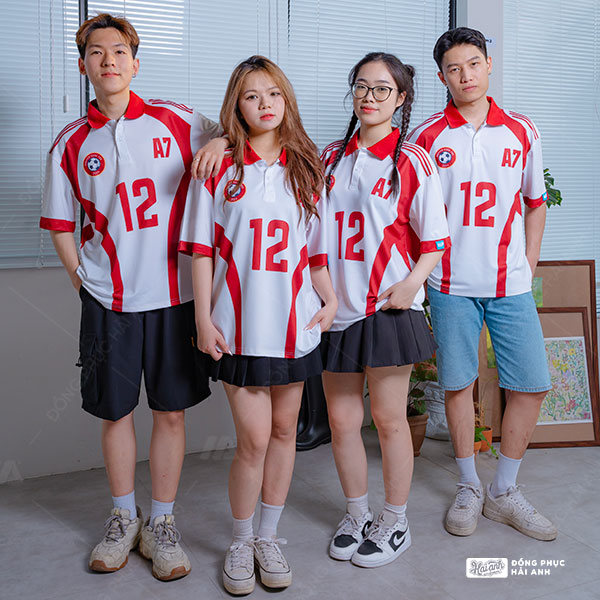 Áo Lớp Polo Oversize Trophy Màu Trắng Gạo Phối Cổ